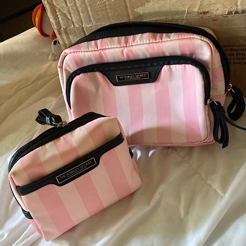 Victoria's Secret Pink and White Cosmetic Bag Set